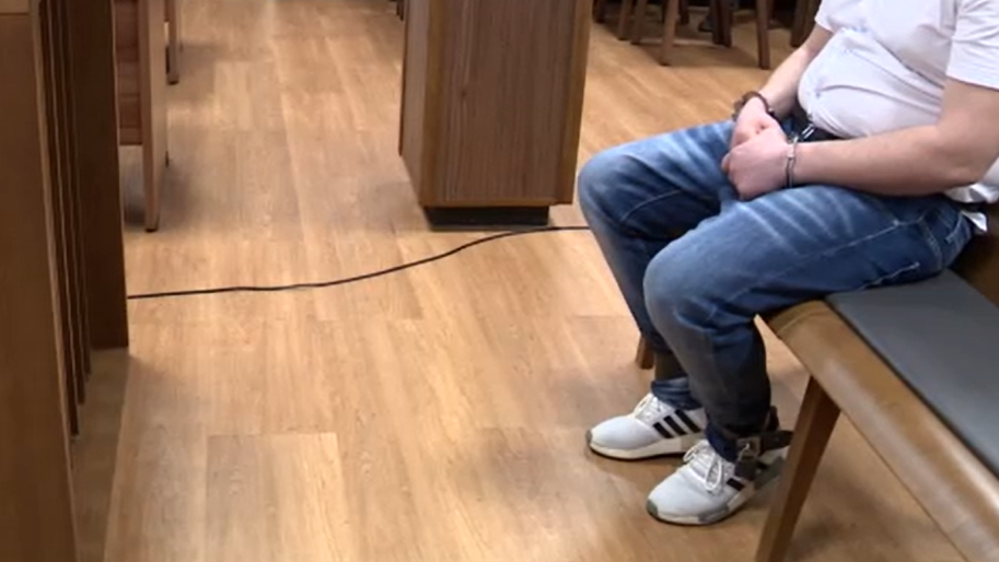 Eltűnt keksz miatt verte a falba az ötéves Józsika fejét a brutális apa – videó