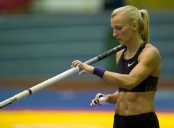 Anna Rogowska będzie skakać na... męskiej tyczce