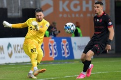 Sokratesa Dioudisa antybohaterem. Popełnił błąd przy straconej bramce i 'wyleciał' z boiska [WIDEO]