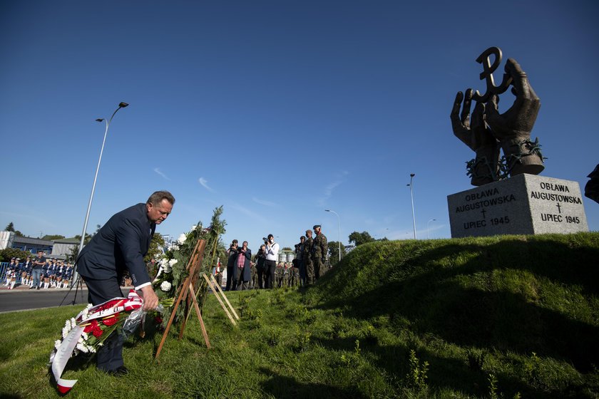 Poseł Zieliński jeździ rządową limuzyną