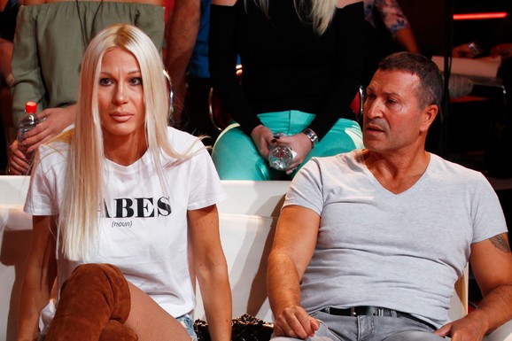 "SOCIJALNA SLUŽBA ME JE ODVELA, NEKO JE BIO PRIJAVIO" Ispovest Vesne Đogani o rođenoj majci kida dušu: "Noćima sam plakala"