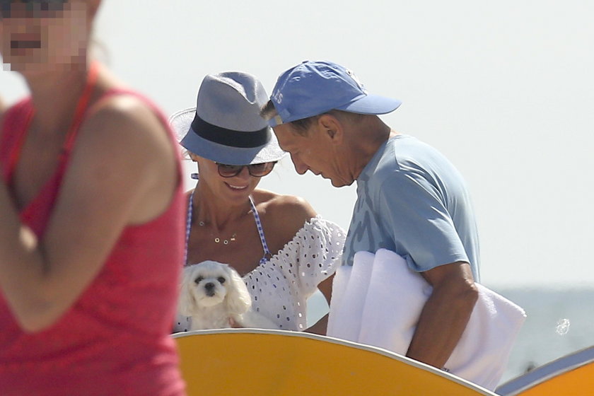 Beata Ścibakówna i Jan Englert na plaży