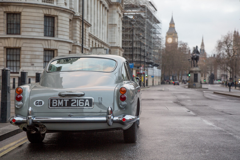 Aston Martin DB5 z filmu "Goldfinger"