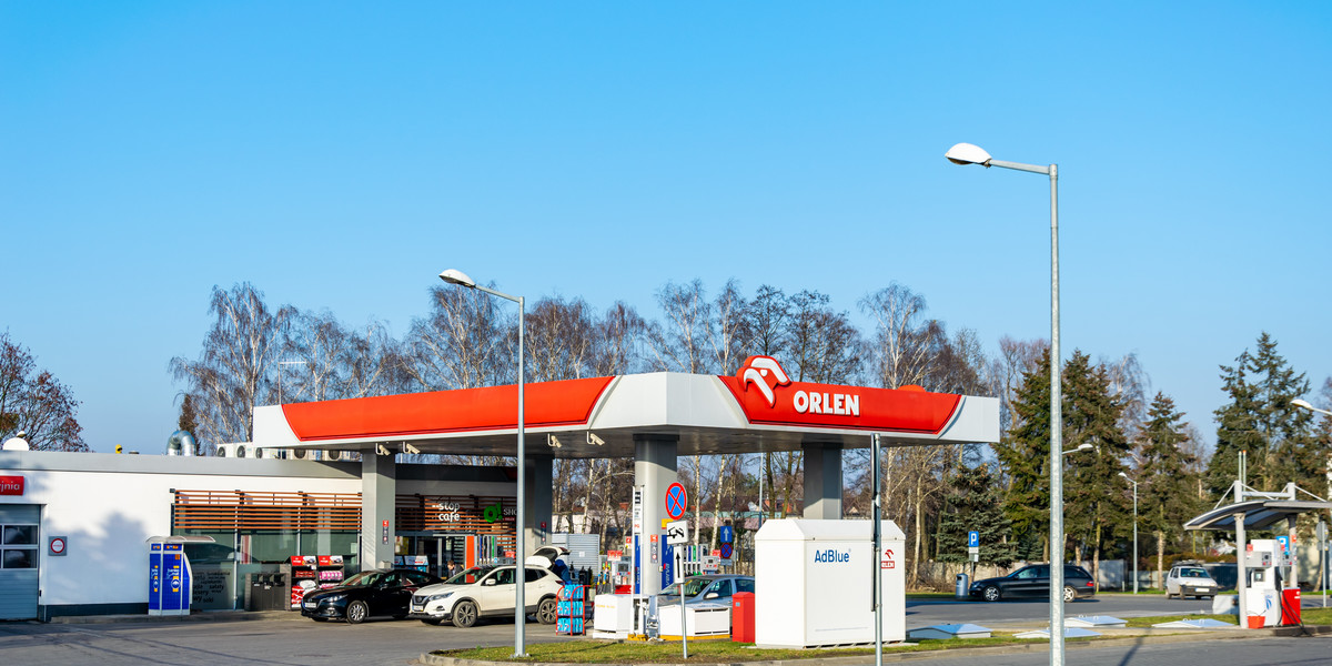 Na stacjach paliw PKN ORLEN od początku roku obniżki przekroczyły 1 złoty na litrze benzyny 95 i ponad 1.12 złoty na litrze ON. 