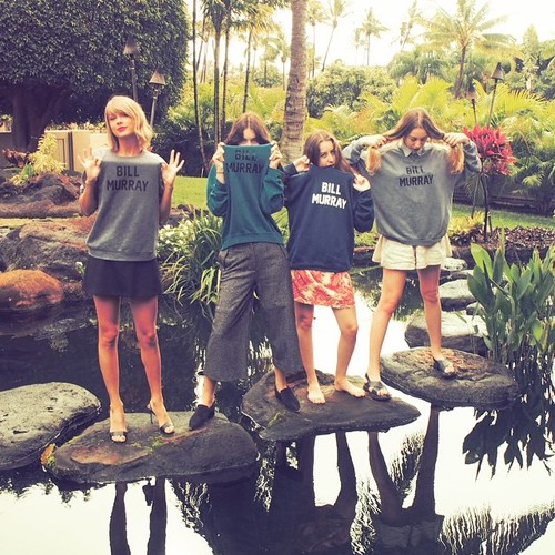 Taylor Swift i Haim śpiewają i bawią się razem