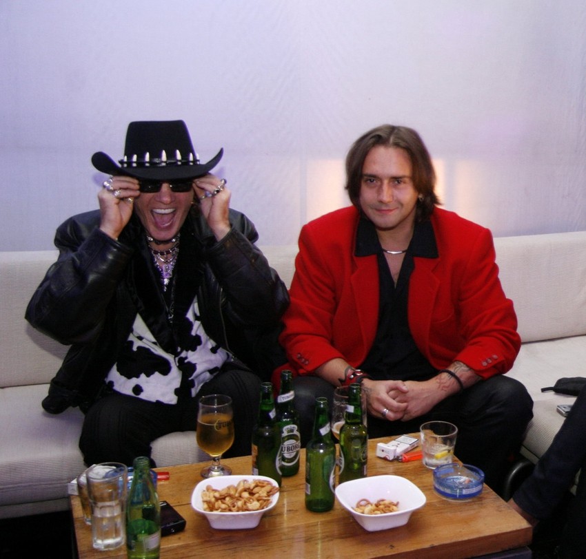 Uživao u dobrom provodu: Milić Vukašinović sa sinom Olivera Mandića