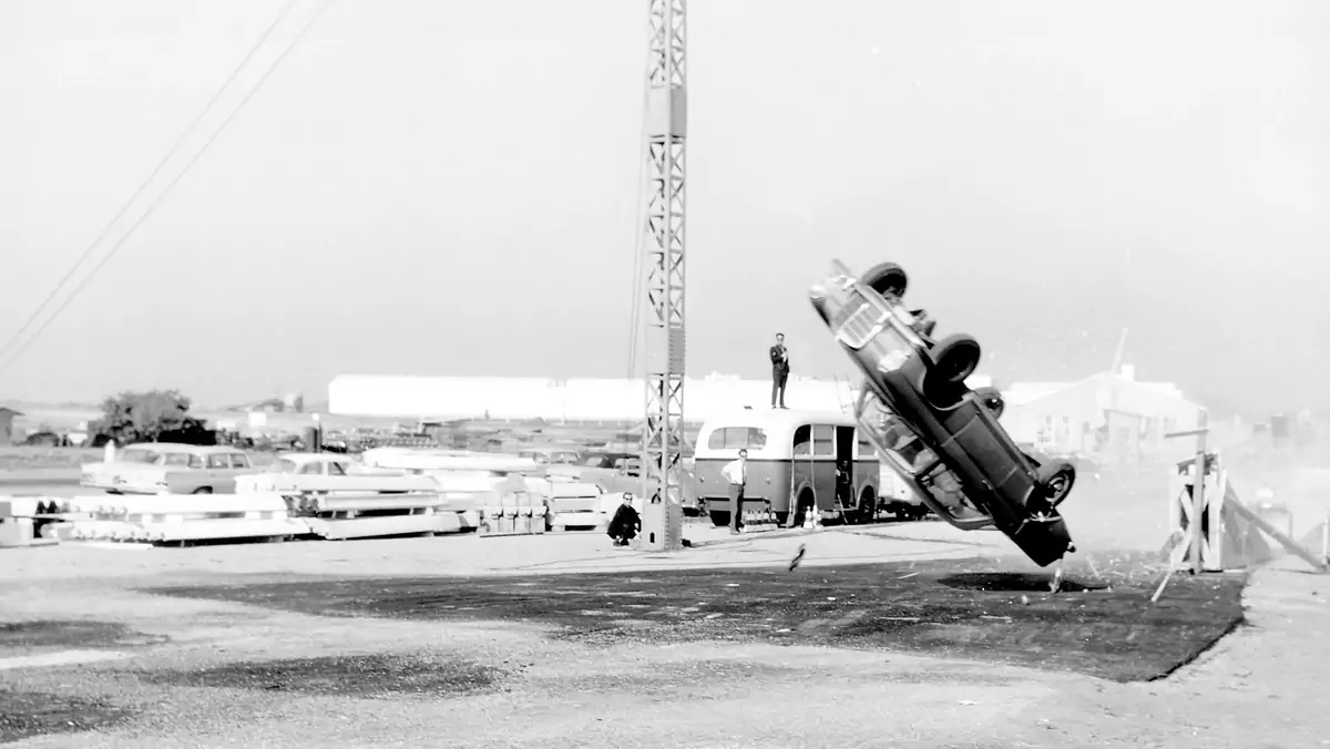 60 lat testów zderzeniowych Mercedes-Benz