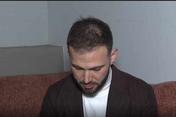 PREVARIO ŽENU I OSTAVIO JE SA DVOJE DECE Pevač sada zažalio što je on taj koji se iselio iz porodične kuće: "To mi je bolno, rodio sam se tu"