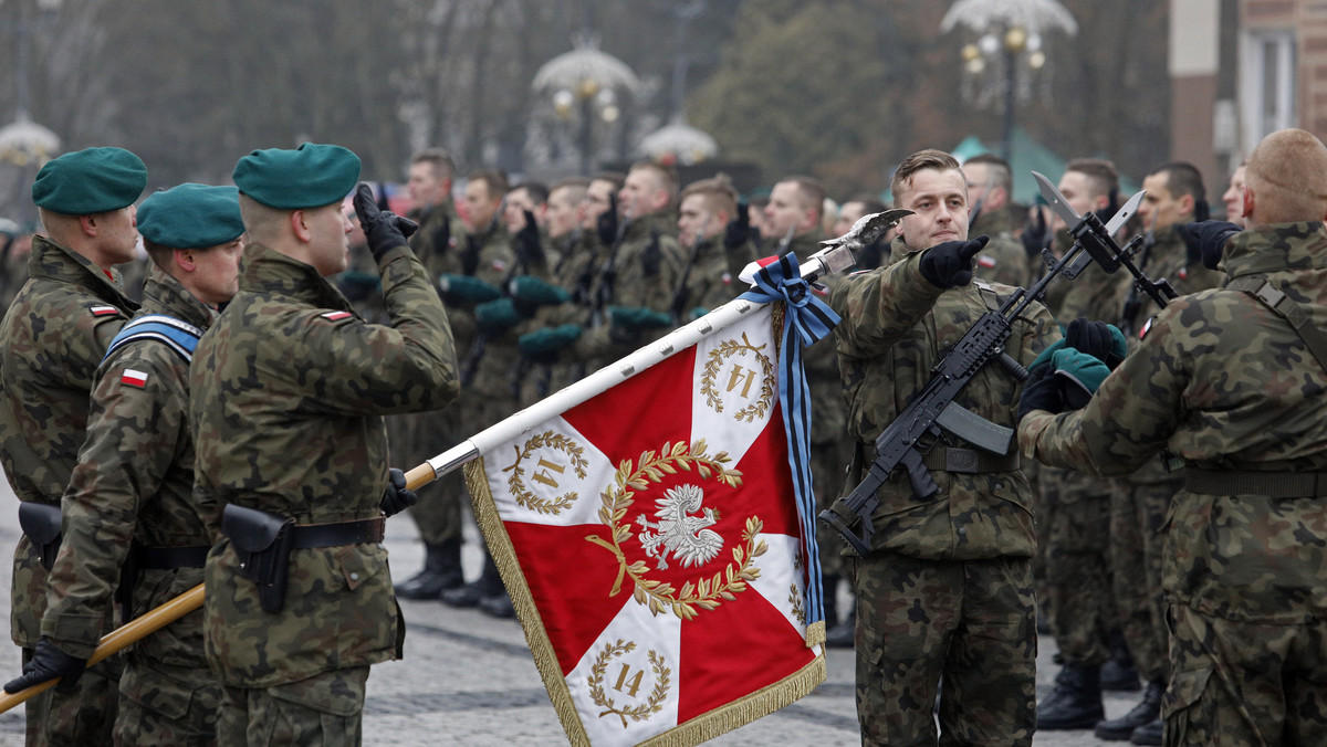 Dziś 250 ochotników, którzy zakończyli szkolenie złożyło w Białymstoku przysięgę na Rynku Kościuszki w Białymstoku. To już dziesiąta tego typu uroczystość w Pierwszej Podlaskiej Brygadzie Obrony Terytorialnej im. gen. bryg. Władysława Liniarskiego ps. "Mścisław".