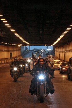 Ulubieńcy Putina, wyznawcy sowieckiej potęgi. "Tam gdzie my, tam jest Rosja". Kim są "Nocne Wilki"?