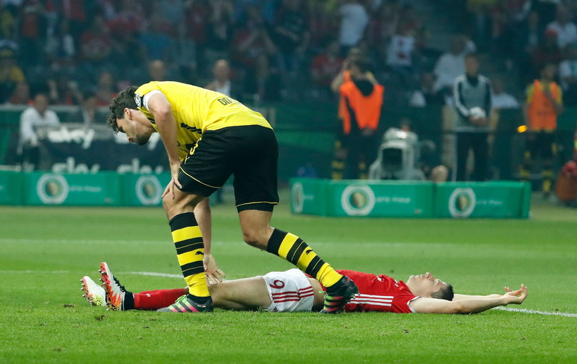 Finał Pucharu Niemiec. Lewandowski walczył z Piszczkiem