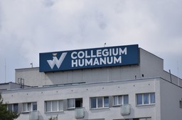 semestr studiów w godzinę. ta uczelnia oferuje dyplomy szybciej niż collegium humanum