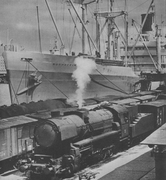 Port w Gdyni lata 50. XX w.