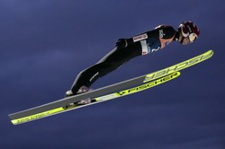 PŚ w skokach. Kubacki ósmy, Zniszczoł zepsuł drugi skok, katastrofa Żyły w Sapporo