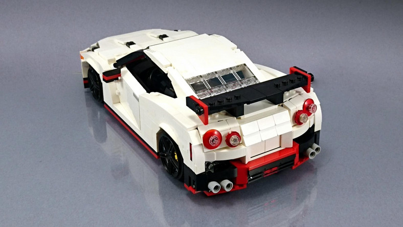 Nissan GT-R Nismo z klocków LEGO