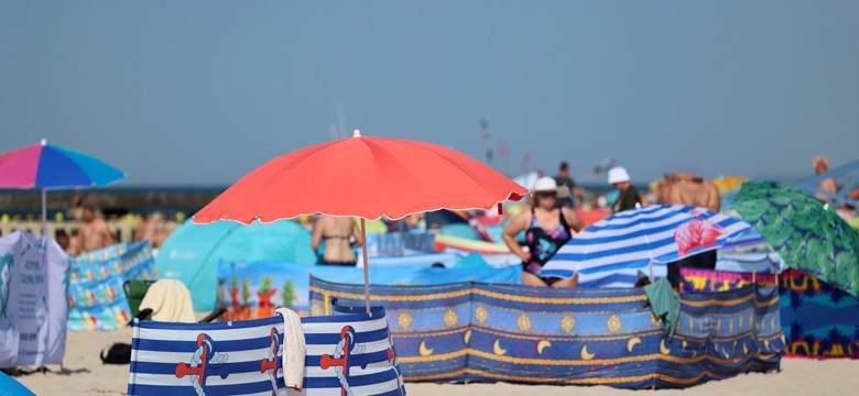 Nad Bałtykiem szykuje się nowy zakaz? Sondaż ujawnia, co o nim myślą Polacy
