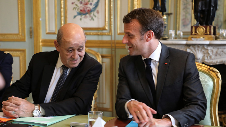 Emmanuel Macron spotkał się z  ﻿Wołodymyrem Zełenskim, kandydatem na prezydenta Ukrainy. Francuski przywódca nie szczęścił komikowi ciepłych słów, czym zbudował zręby jego pozycji na arenie międzynarodowej - pisze "Rzeczpospolita".