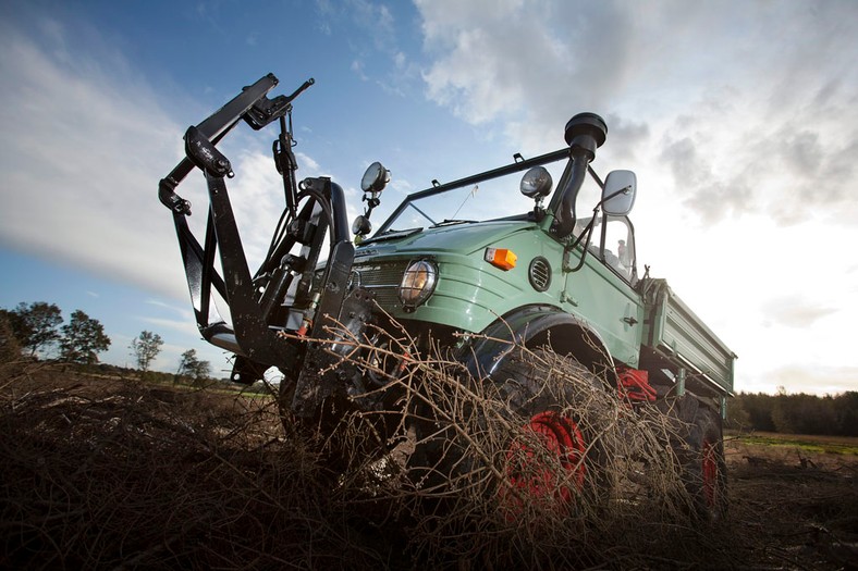 Unimog 406 - klasyk na ciężkie warunki