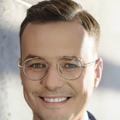 dr Bartosz Sierakowski