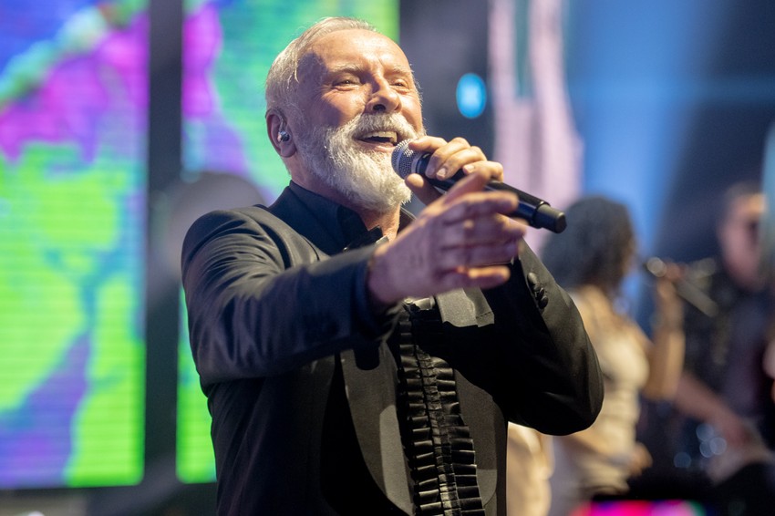 Dino Merlin retko priča o porodici