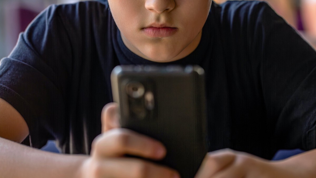 Kada je pravo vreme da vaše dete počne da koristi mobilni telefon, evo šta kažu stručnjaci?