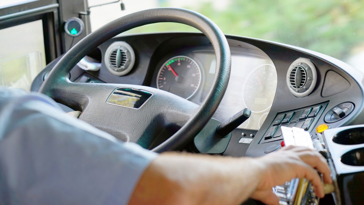 Śląsk: Odwołane kursy autobusów miejskich. Niskie zarobki i kryzys w PKM