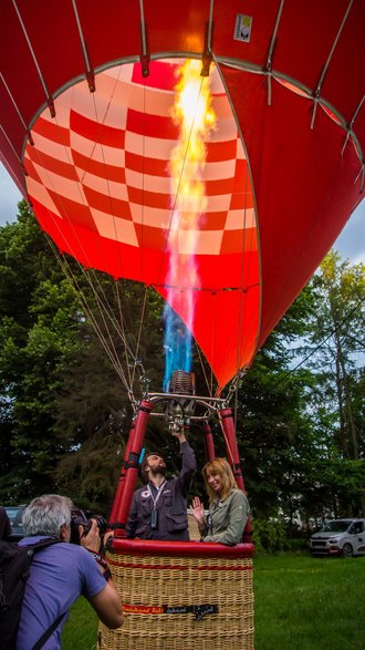 II Zawody Balonowe "In The Silesian Sky" - start balonów świtem z pszczyńskiego parku zamkowego - 25.06.2022 r. - autor: Andrzej Grynpeter