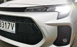 Suzuki Swace wygrało przetarg policji. Oto nowe radiowozy: złote, a skromne