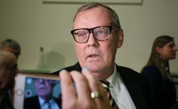 Tv Republika publikuje dokumenty: Berczyński, Misiewicz i Nowaczyk byli upoważnieni do dostępu do tajemnic