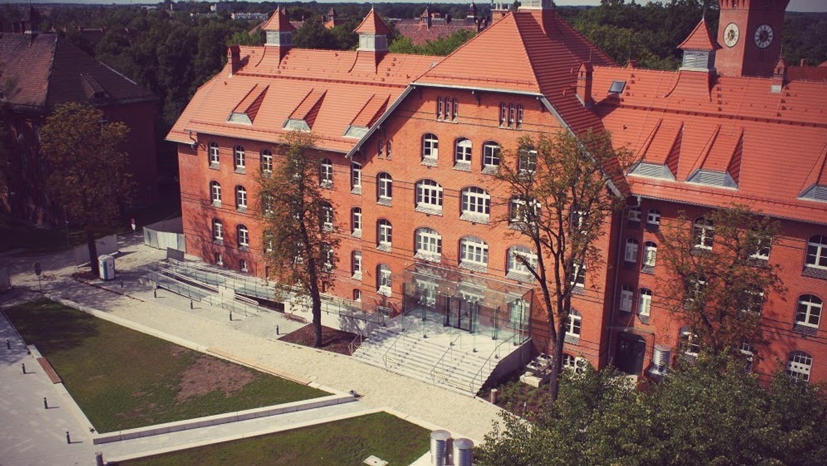 Wrocławskie Centrum Badań EIT+ powinno zwiększyć zatrudnienie i pomyśleć o budowie na terenie kampusu żłobka, przedszkola, restauracji, kortu tenisowego i siłowni – uważa Rafał Dutkiewicz. Zdaniem prezydenta Wrocławia rozbudowa kampusu na Praczach to konieczność.