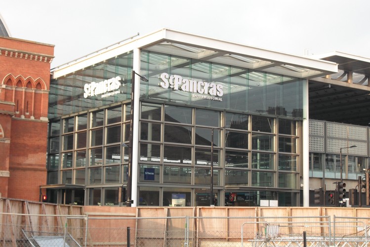 Dworzec Saint Pancras w Londynie Fot. flickr, fsse8info, Attribution-ShareAlike 2.0 Generic (CC BY-SA 2.0)