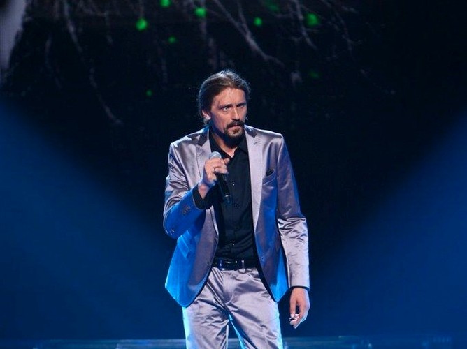 Gienek Loska brawurowo wykonał 'It's a Man's Man's Man's World'