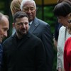 Volodimir Zelenski sa svetskim liderima na samitu G7 u Evijanu 16. juna