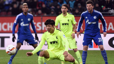 Niemcy: FC Augsburg w doliczonym czasie wyrwał trzy punkty Schalke 04 Gelsenkirchen