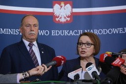 Zalewska: Konieczne powołanie zespołu w MEN
