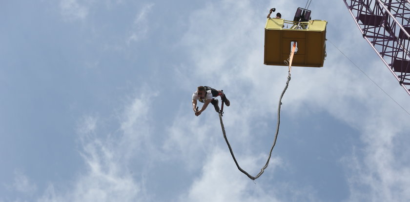 Skoczył na najwyższej wieży bungee na świecie. Niedługo potem już nie żył