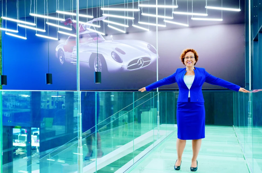 Aleksandra Łukasiak, dyrektor finansowa Mercedes-Benz Manufacturing Poland, ma pod sobą 28 pracowników. Głównie kobiety