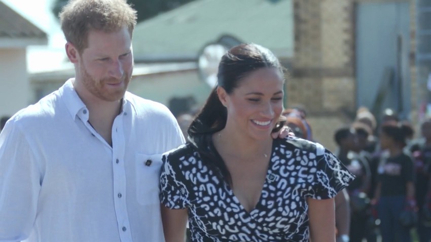 Tim američkih agenata i publicista je radio za Megan dok je bila glumica