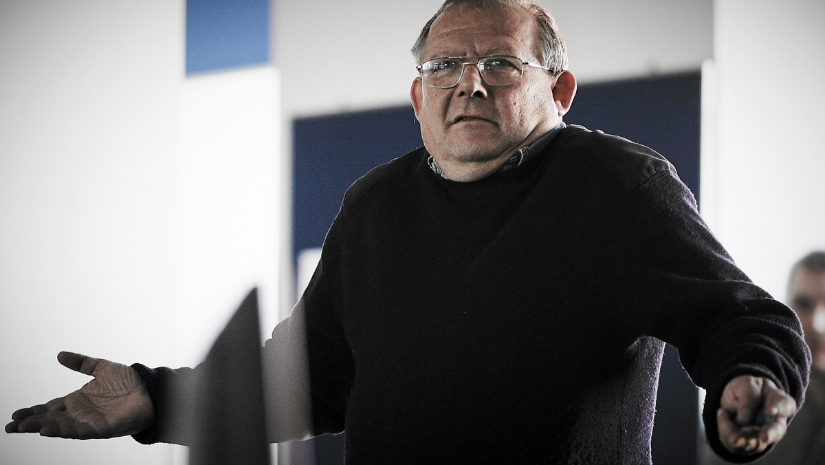 Adam Michnik powiedział Informacyjnej Agencji Radiowej, że nie ma sprecyzowanej opinii w sprawie udziału Wojciecha Jaruzelskiego w uroczystościach beatyfikacyjnych papieża Jana Pawła II. Reporterka IAR zapytała Michnika, czy Wojciech Jaruzelski powinien zostać zaproszony przez prezydenta, do wyjazdu na te uroczystości. Redaktor naczelny "Gazety Wyborczej" podkreślał, że jest przeciwny dyskryminacji Wojciecha Jaruzelskiego, ale że nie wie, czy sam generał chce być zaproszony.