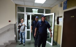 Oblał kobietę kwasem w sądzie. Trafił do aresztu na trzy miesiące