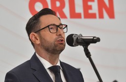 Obajtek po publikacji WP: To, co komu przekazuję jest moją prywatną sprawą. Składam pozew