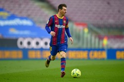 Dlaczego Messi opuszcza Barcelonę? Media obwiniają skąpego ojca