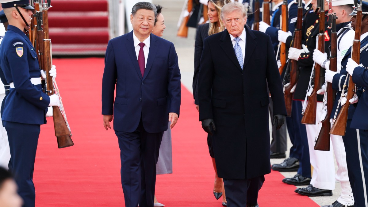 Mesajul lui Xi Jinping la câteva ore după ce Donald Trump l-a primit pe covorul roșu la Washington