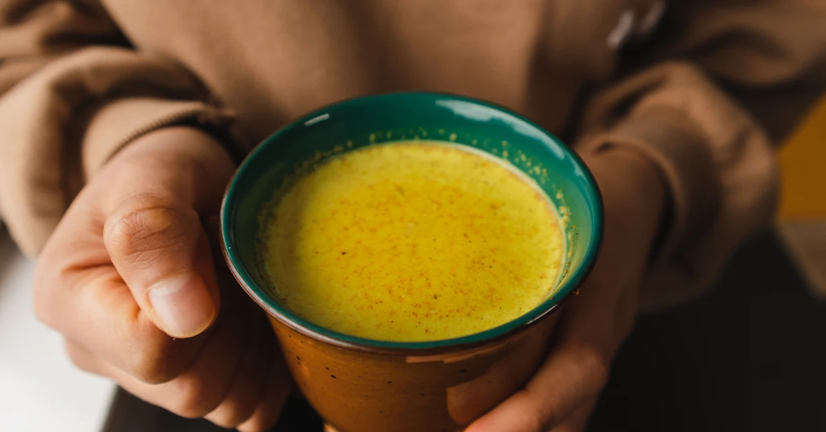 Dodaj do mleka i wypij przed snem. Rano obudzisz się pełny energii