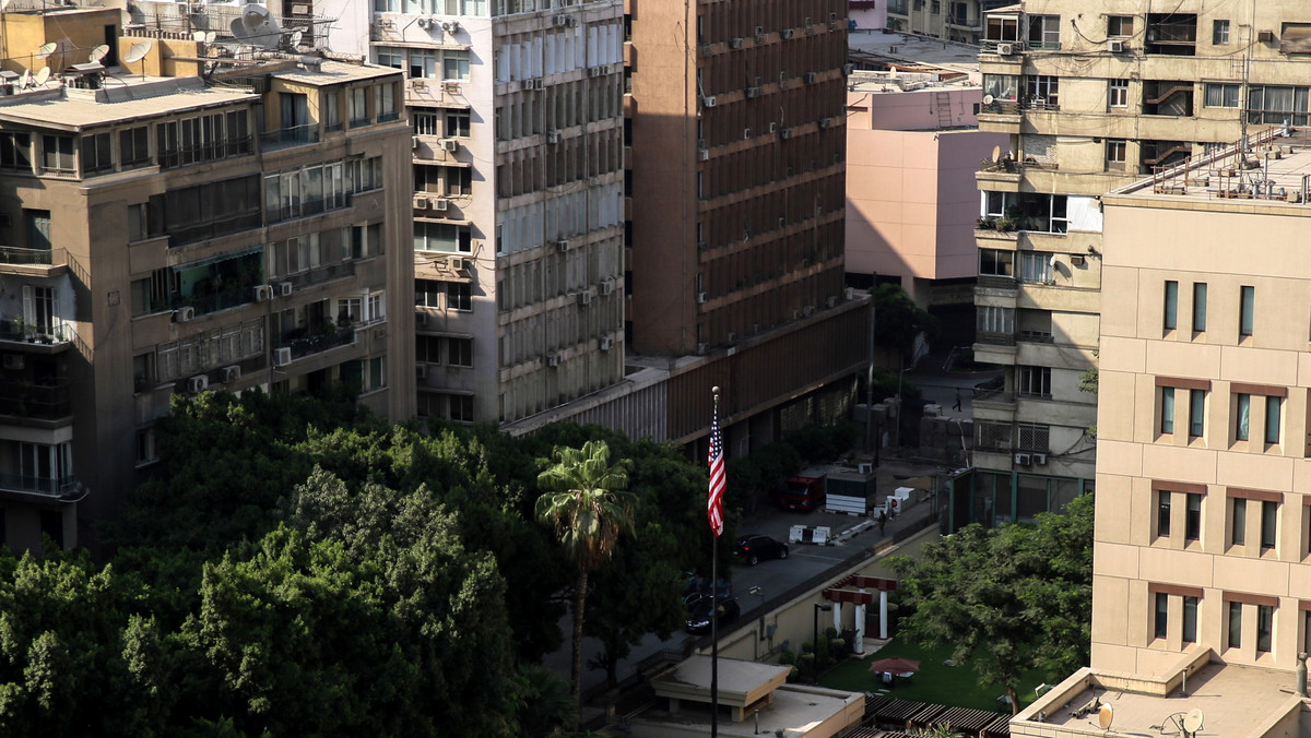 Detonacja ładunku przy ambasadzie USA w Egipcie
