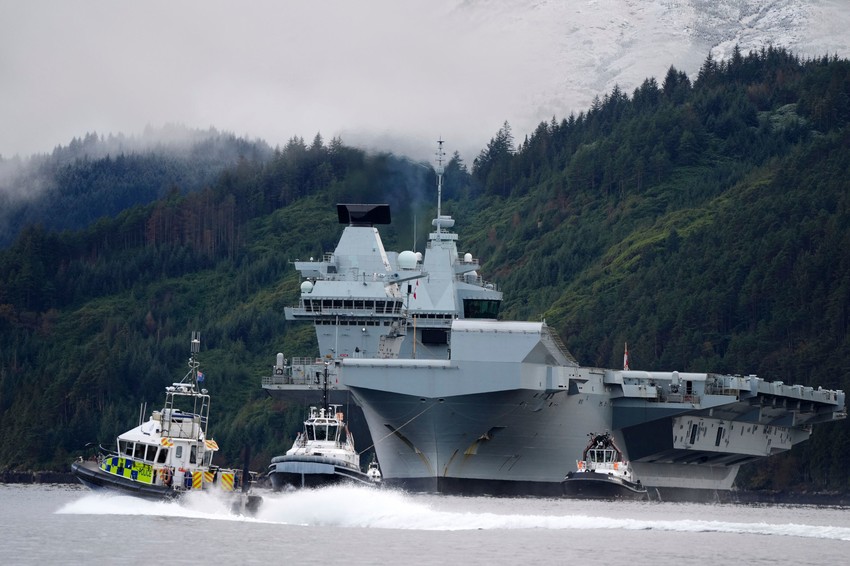 Britanski nosač aviona "HMS Princ od Velsa" u Glenmalenu u Škotskoj 22. novembra 2024.