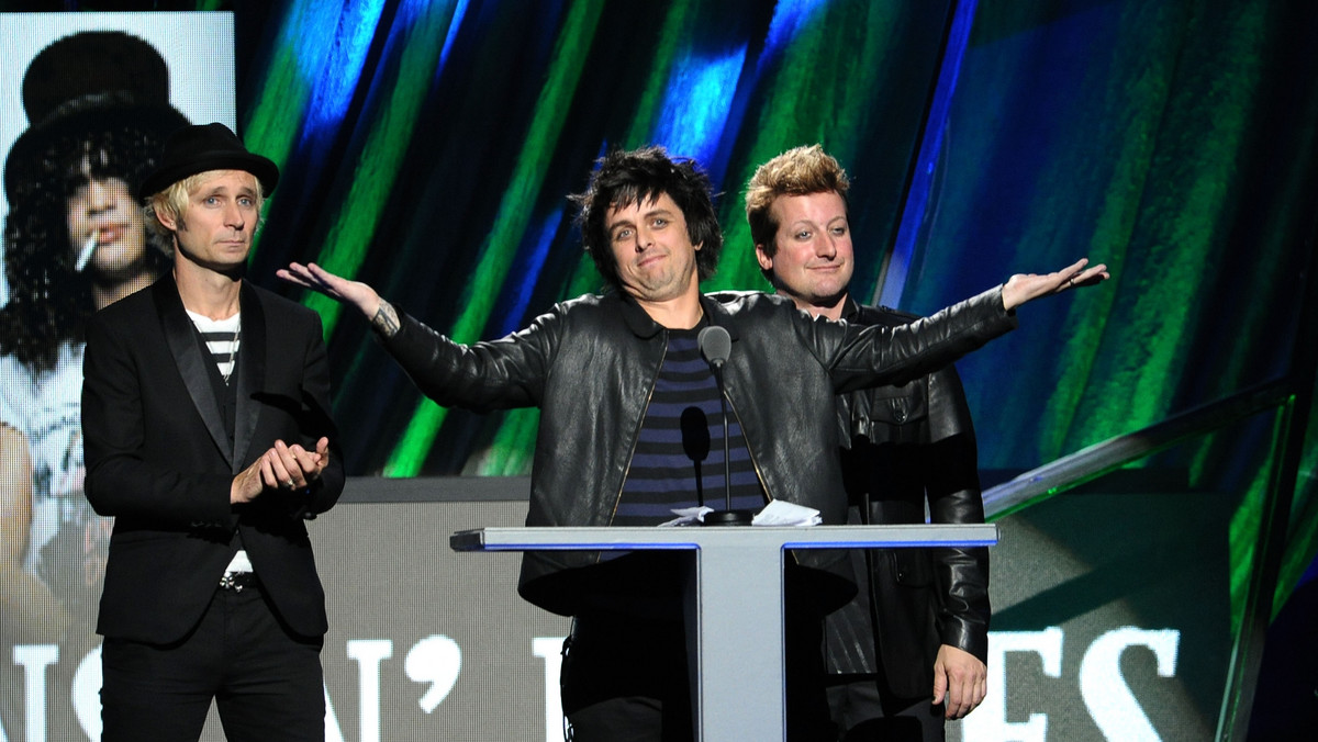 Grupa Green Day udostępniła w sieci pierwszy singel promujący trylogię albumów "!Uno!" "!Dos!" i "!Tré!".