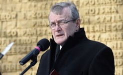 Gliński o 'Klątwie': To raczej działalność polityczna niż artystyczna