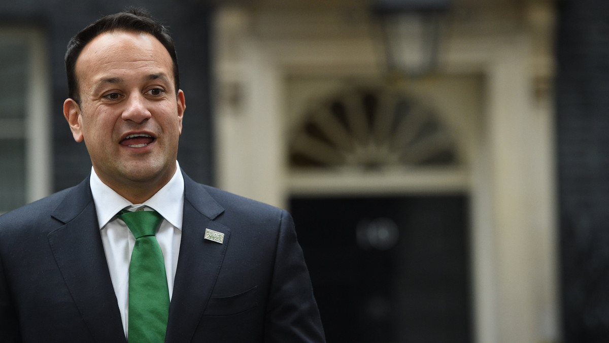 Premier Irlandii Leo Varadkar powiedział dziś w Londynie, że nie jest jeszcze możliwe, by stwierdzić, że Wielka Brytania dokonała wystarczającego postępu w rozmowach o wyjściu z UE, co pozwoliłoby przejść do kolejnej fazy rozmów, na czym jej zależy.