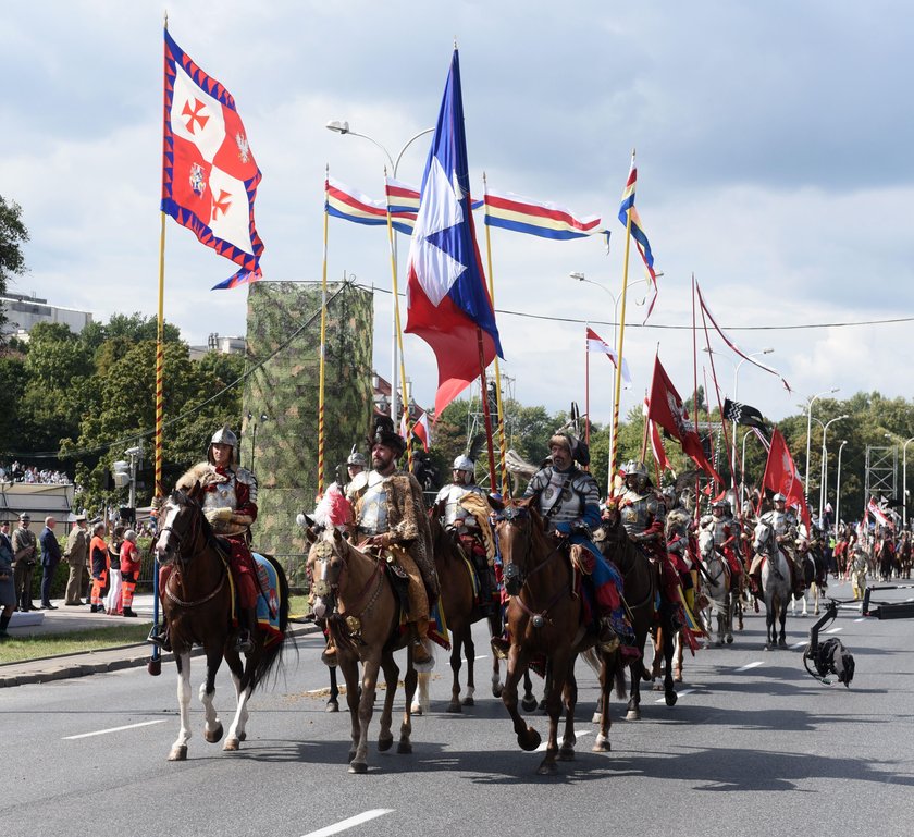 Podziwiaj nasza armię na defiladzie